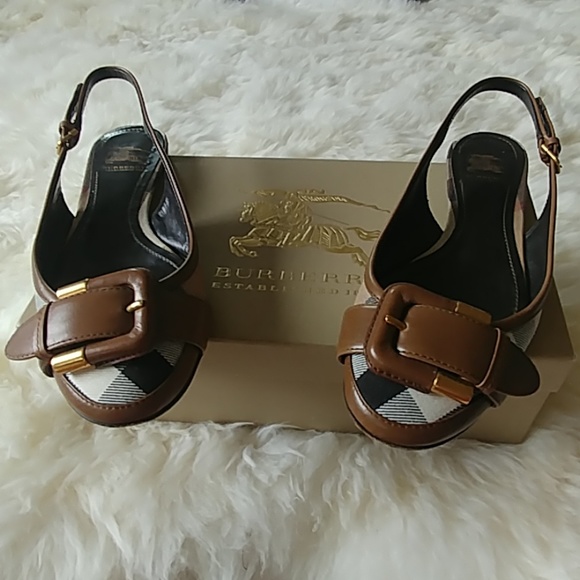 Burberry w/box 6 - 7.5 fits bc adjustable strap - Picture 2 of 6